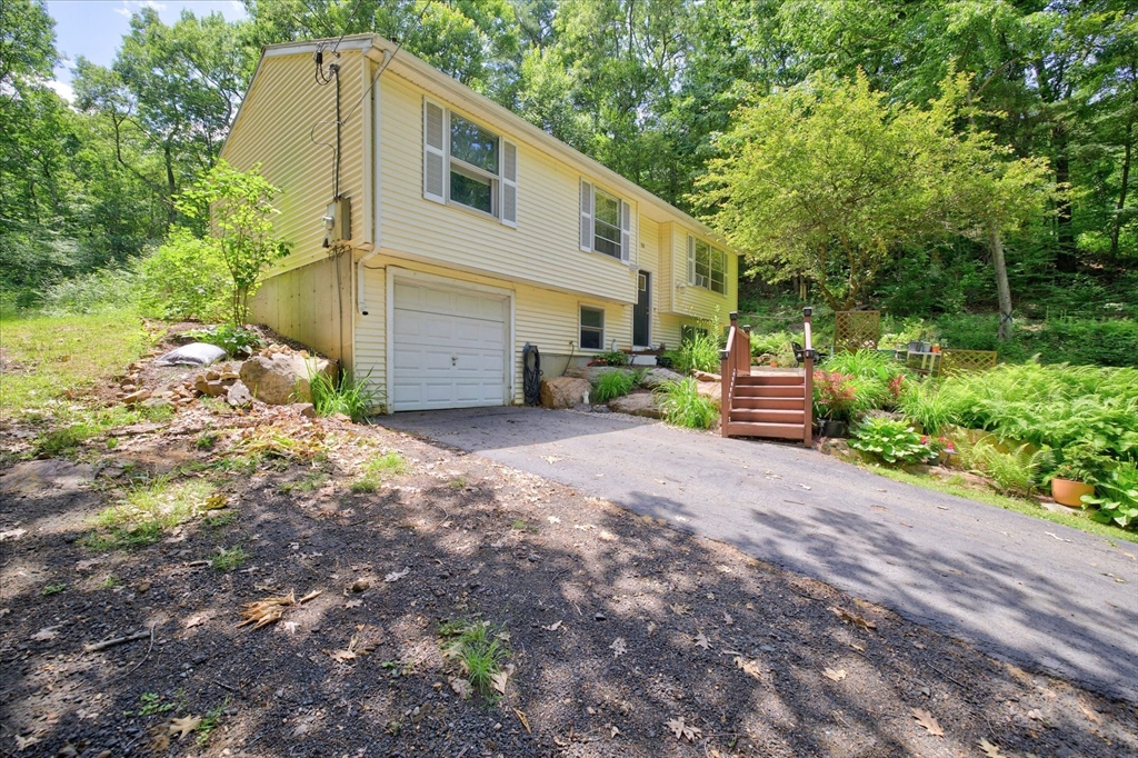50 Monson Rd