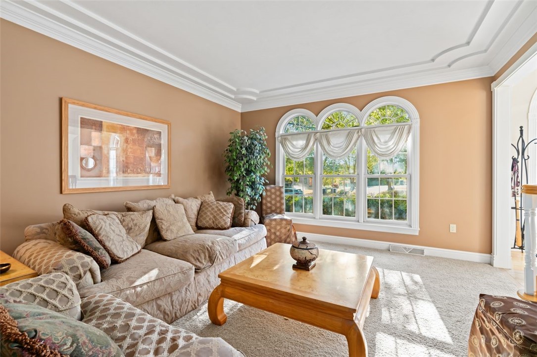115 Lyndhurst Cir