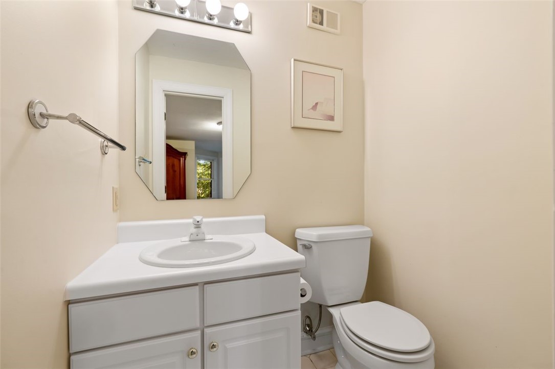 115 Lyndhurst Cir