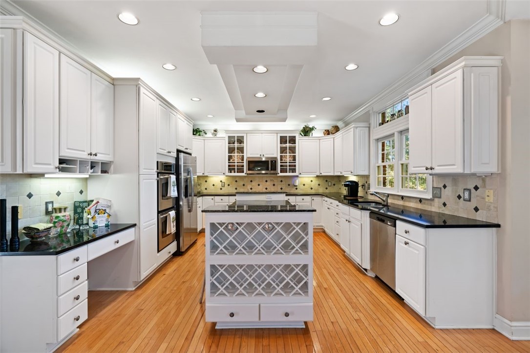 115 Lyndhurst Cir