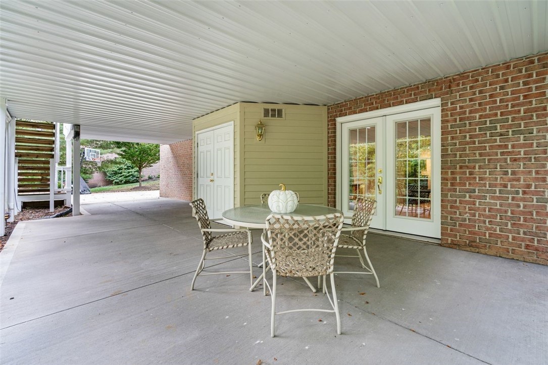 506 Hickory Ct