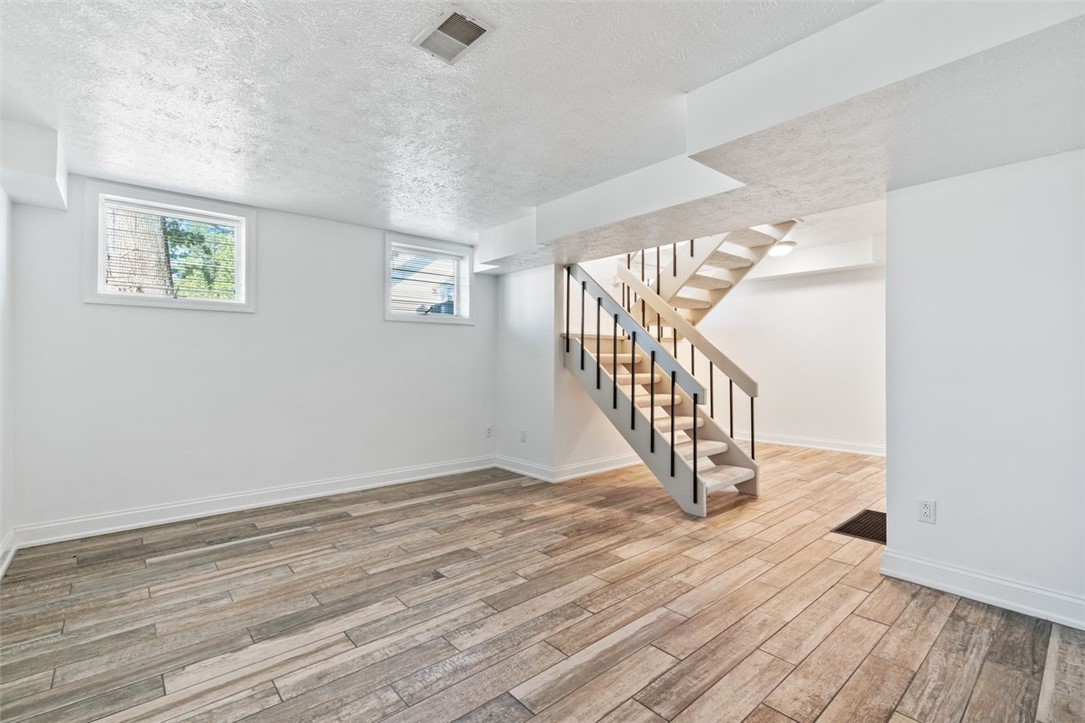 100 Saint Tropez Cir