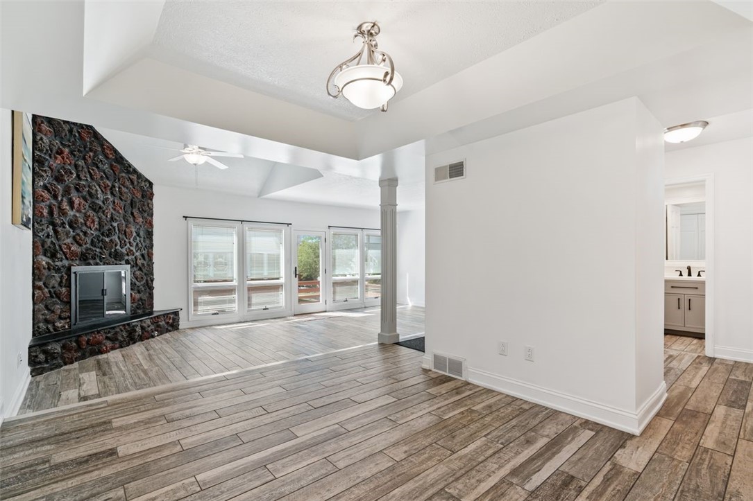 100 Saint Tropez Cir