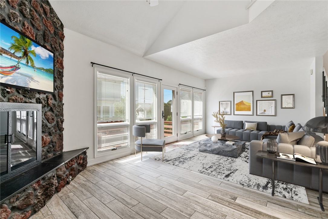 100 Saint Tropez Cir