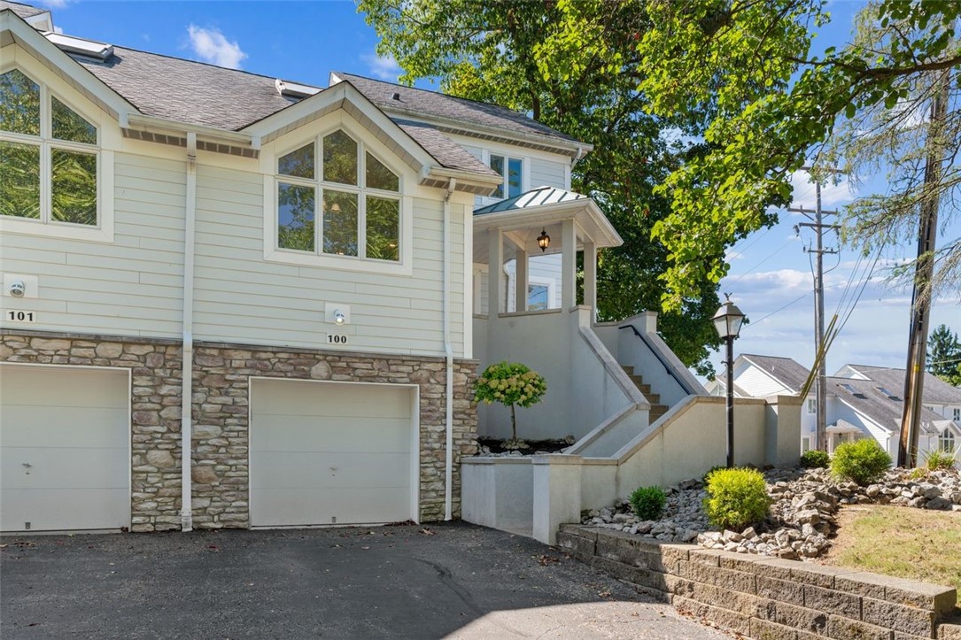 100 Saint Tropez Cir