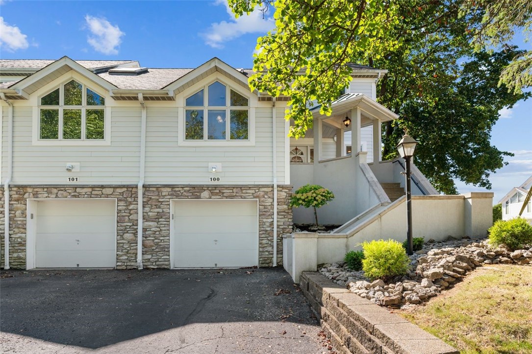 100 Saint Tropez Cir