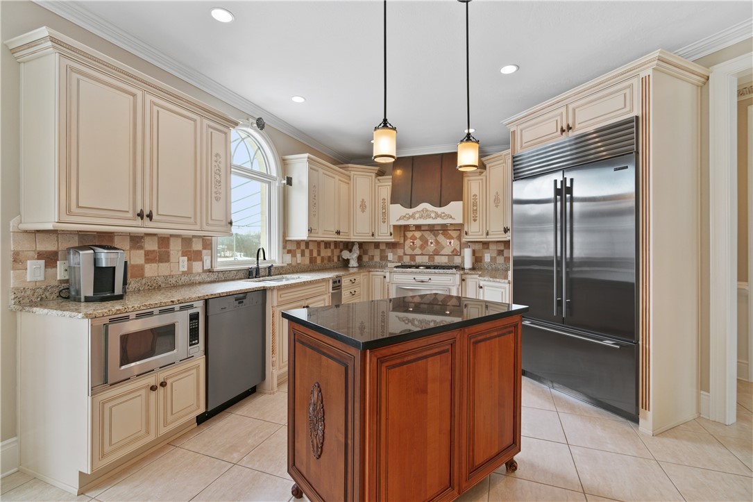 470 Four Lakes Dr