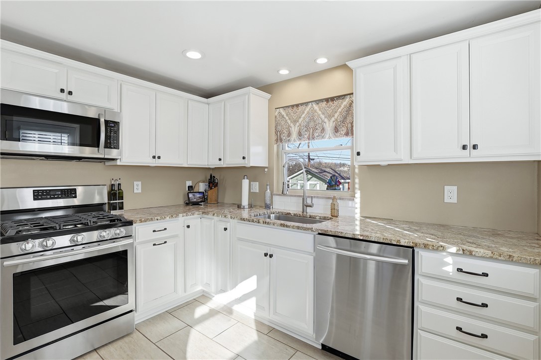 633 Moreland Dr