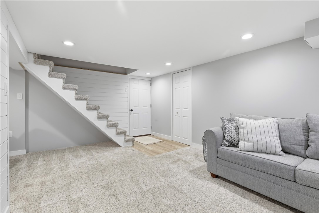 633 Moreland Dr