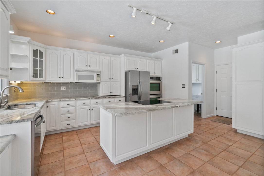 3110 Algonquin Trl
