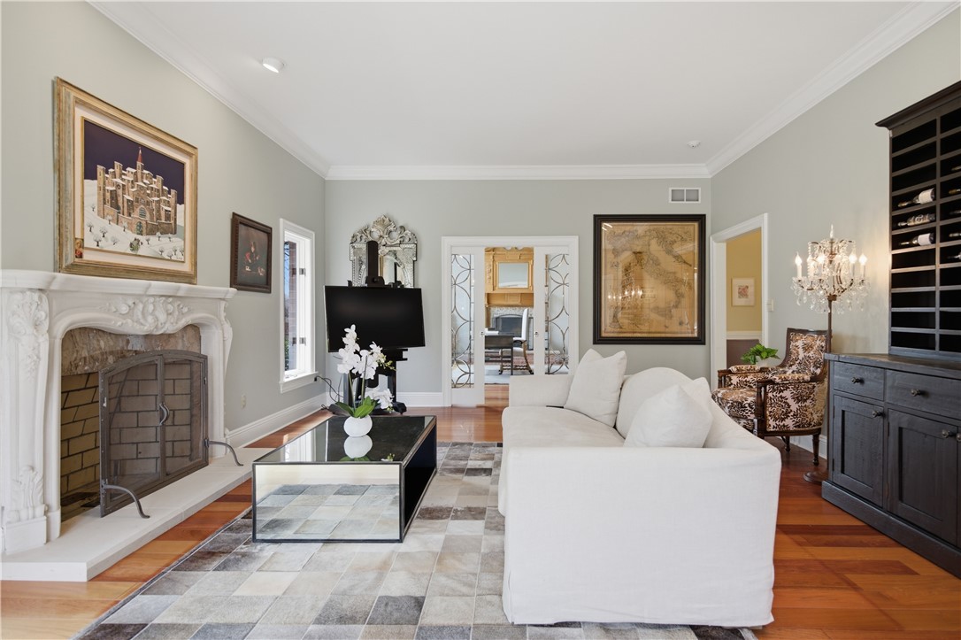 1501 Theodora Ln