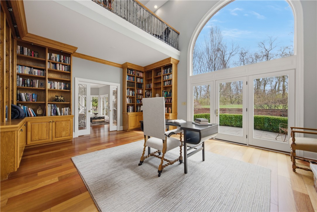 1501 Theodora Ln