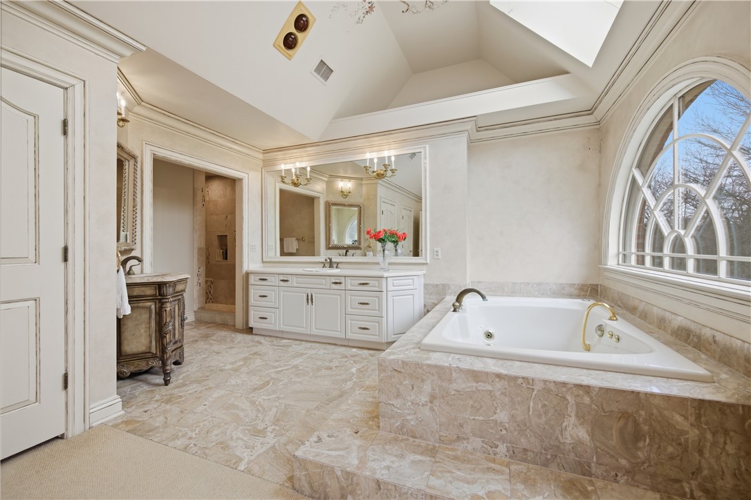1501 Theodora Ln