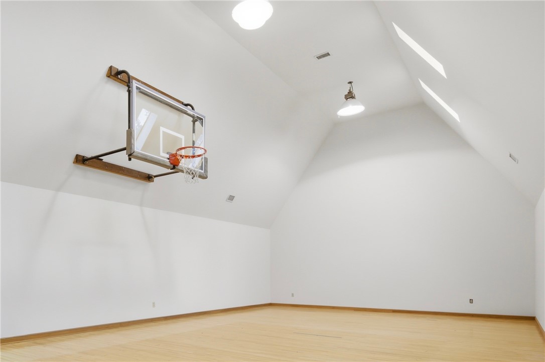 1501 Theodora Ln