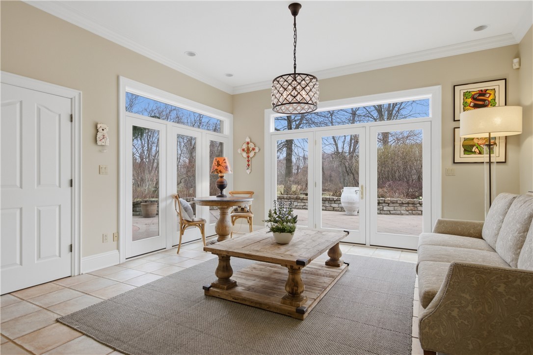 1501 Theodora Ln