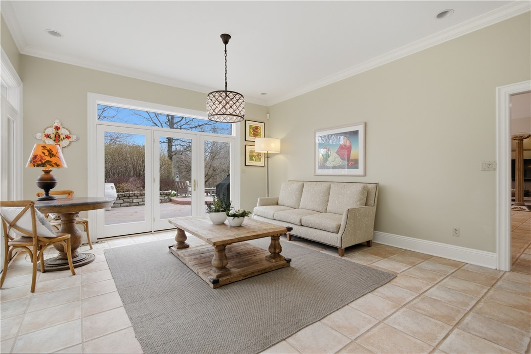 1501 Theodora Ln
