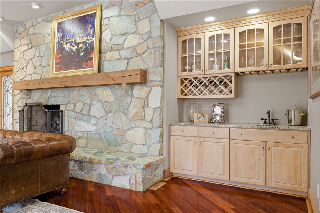 1501 Theodora Ln