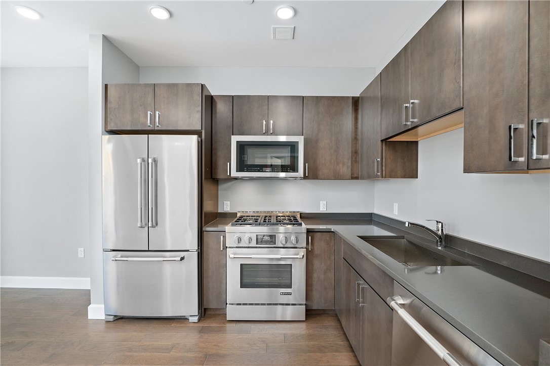 350 Oliver Ave 806