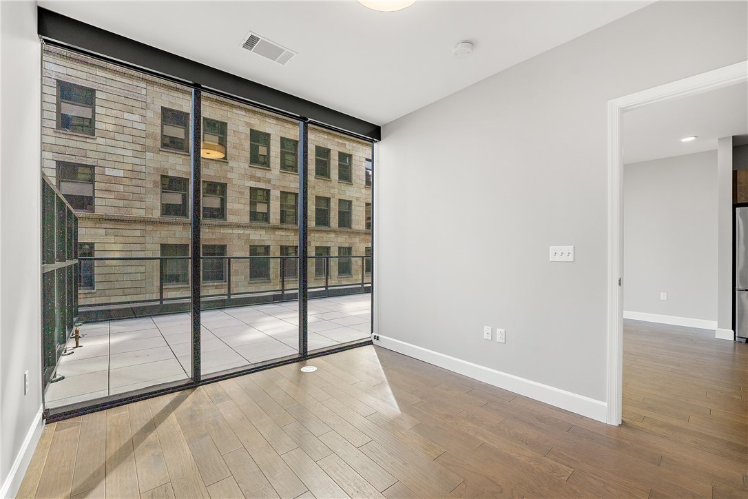 350 Oliver Ave 806
