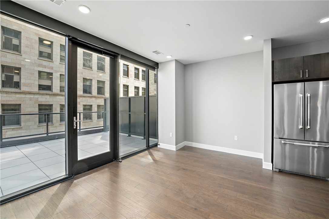 350 Oliver Ave 806