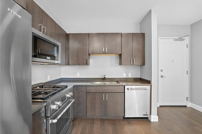 350 Oliver Ave 806