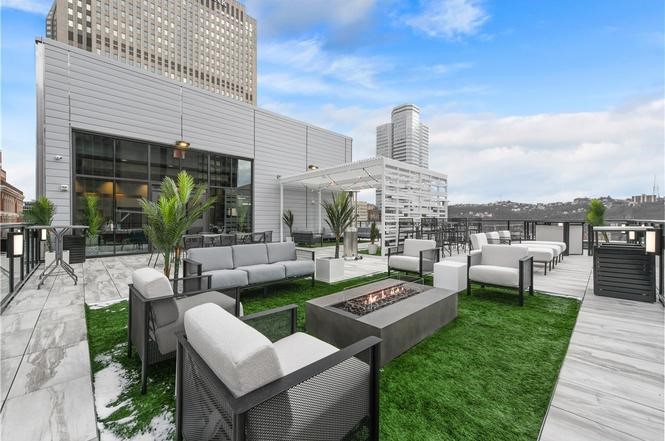 350 Oliver Ave 806