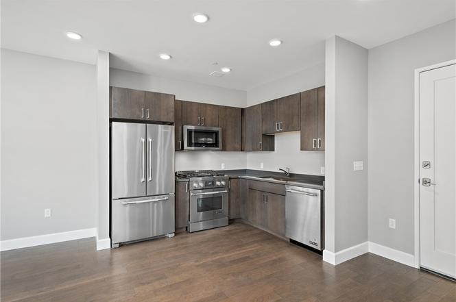350 Oliver Ave 806