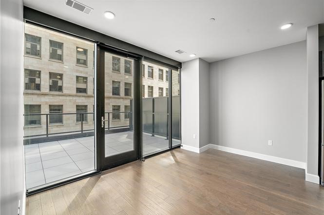 350 Oliver Ave 806