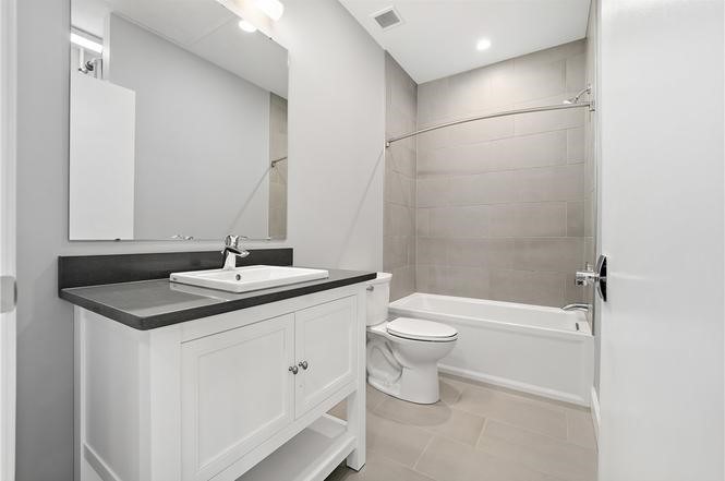 350 Oliver Ave 806