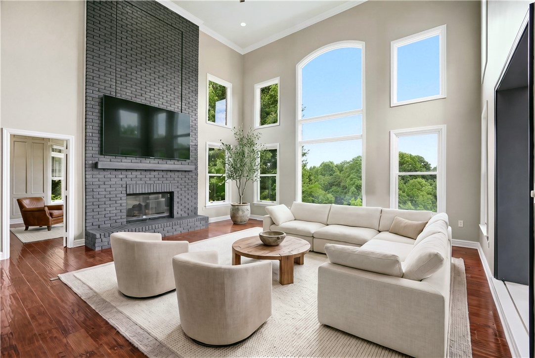 5003 Old Orchard Ln