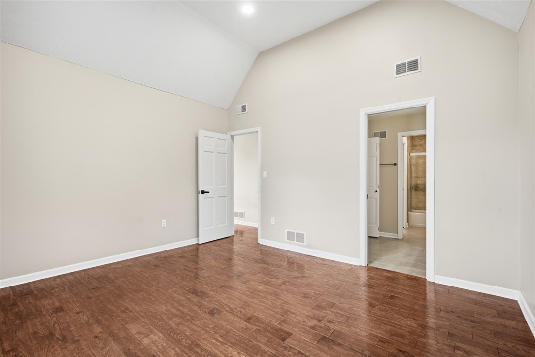 5003 Old Orchard Ln
