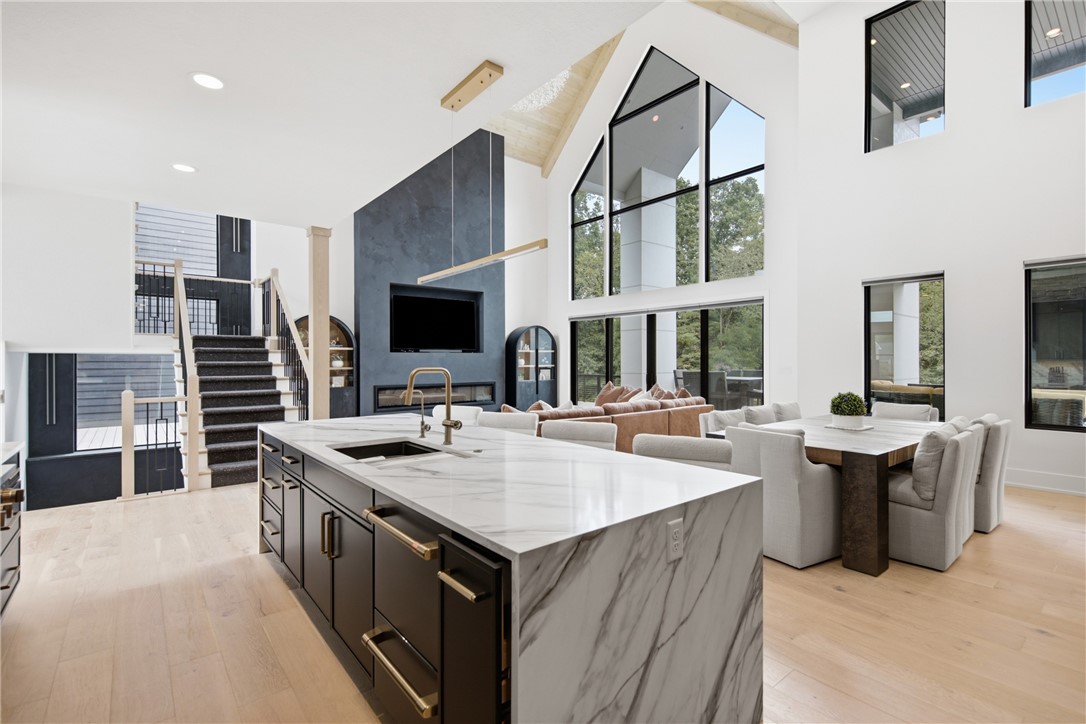 15 Burke Road