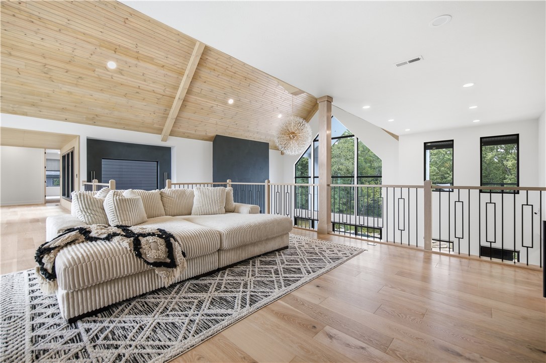 15 Burke Road