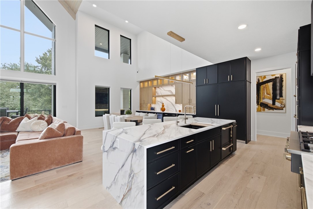 15 Burke Road