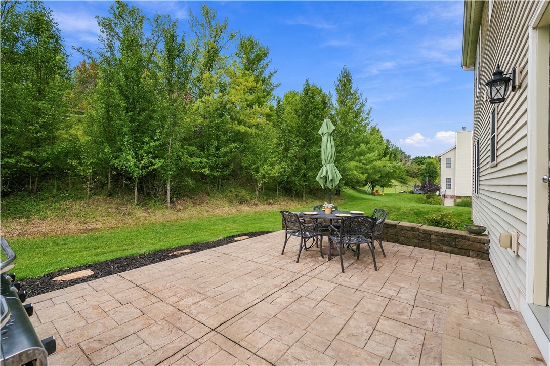 1042 S Lake Dr