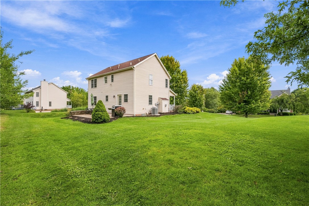 1042 S Lake Dr