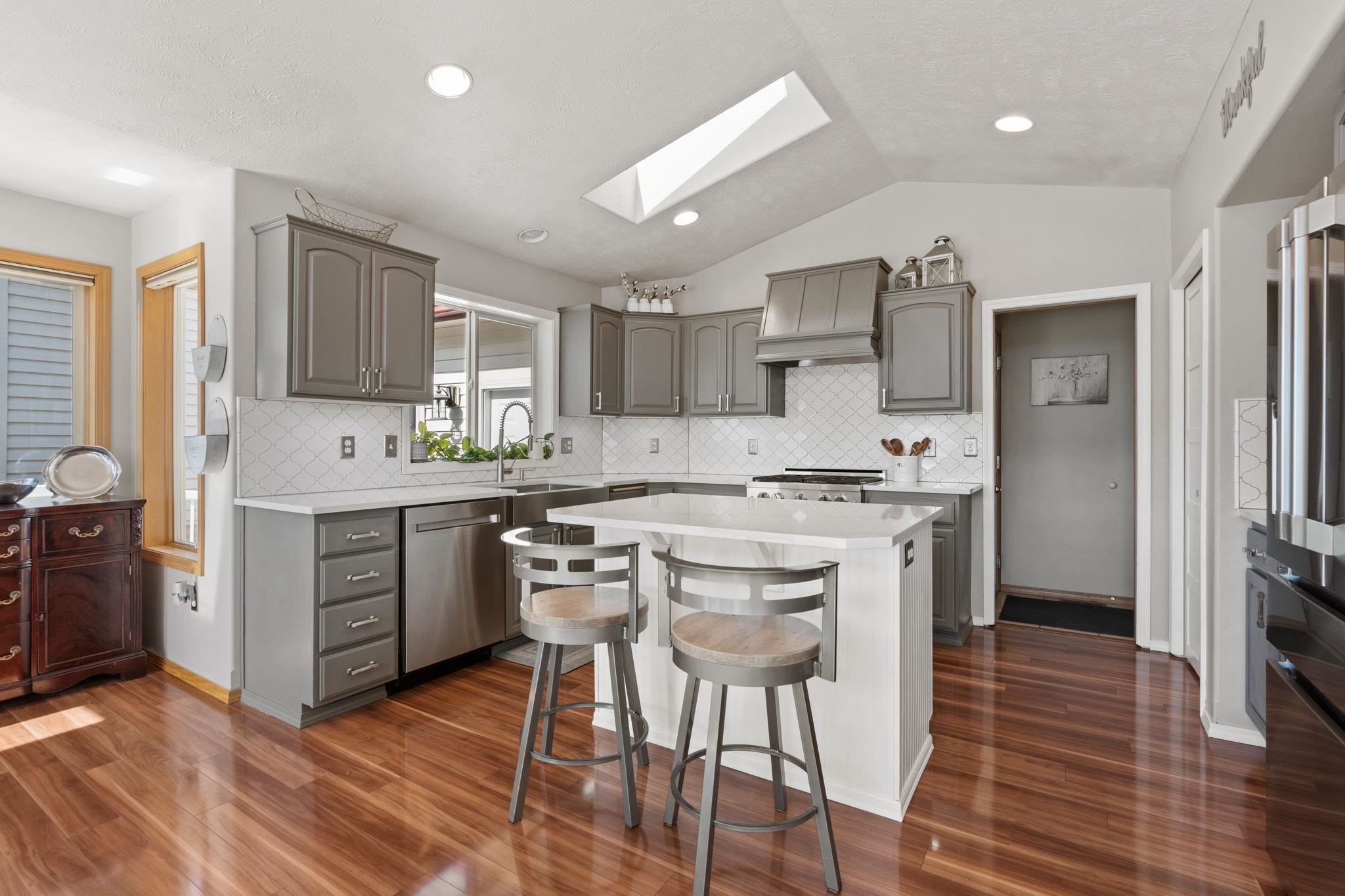 607 S Shelley Lake Ln