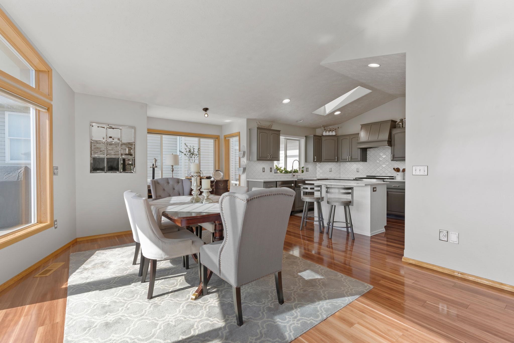 607 S Shelley Lake Ln