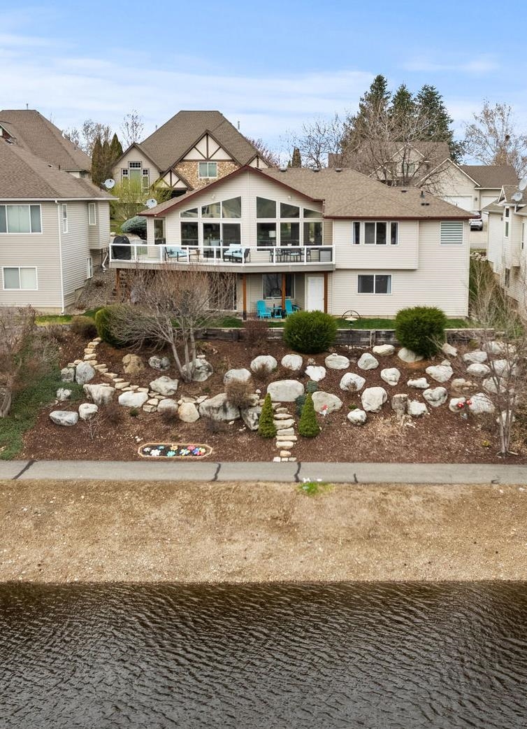 607 S Shelley Lake Ln