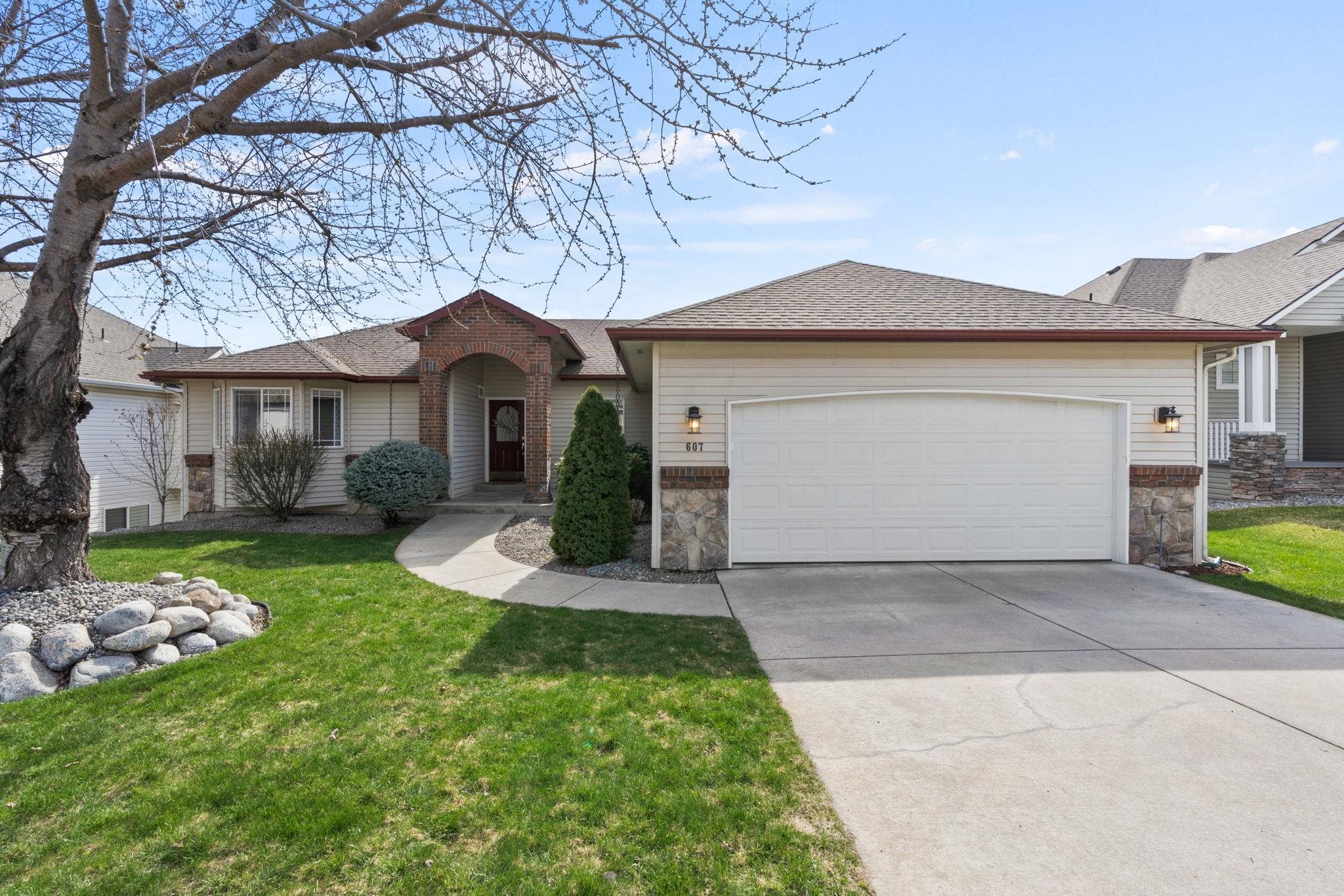 607 S Shelley Lake Ln