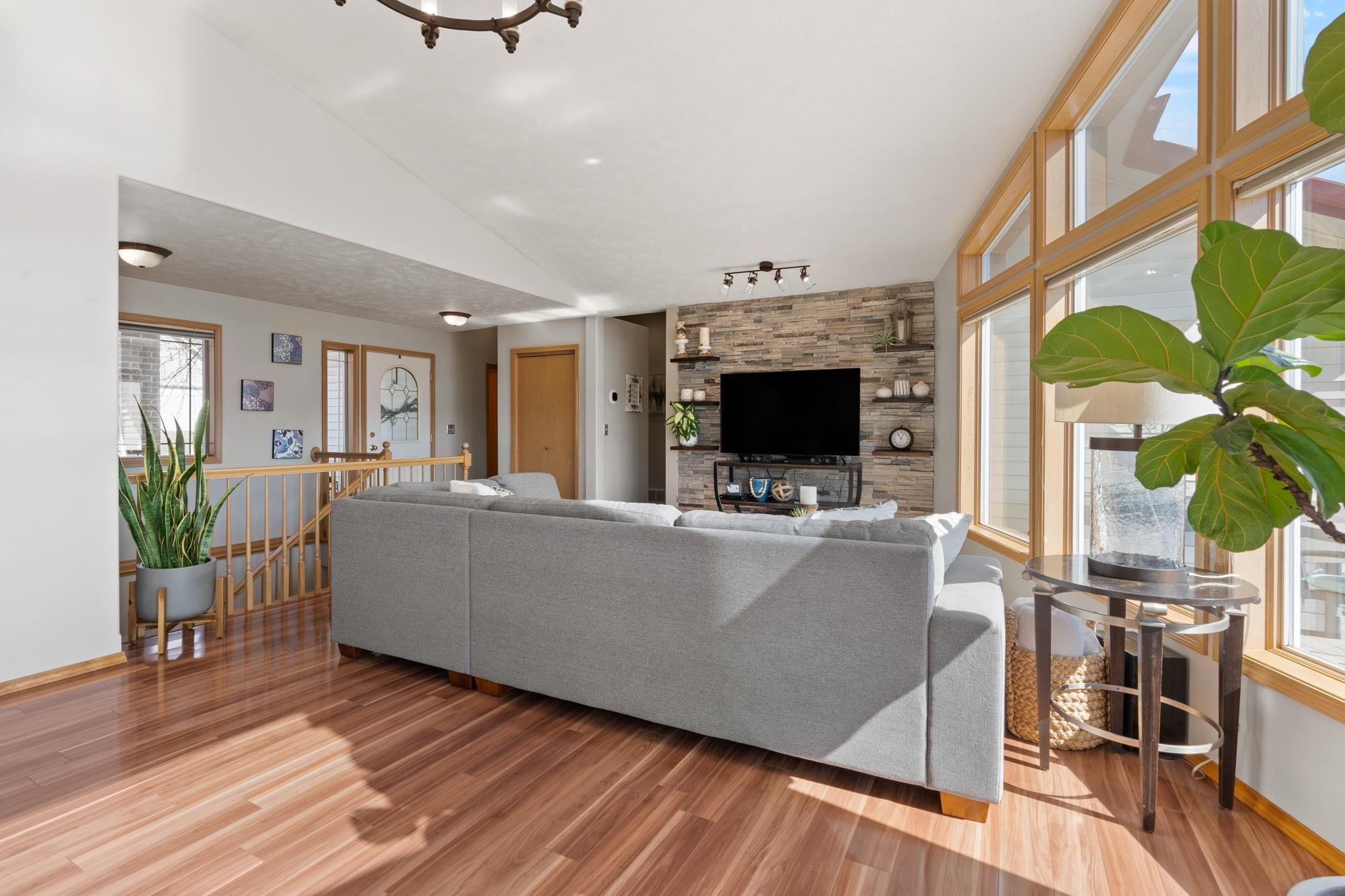 607 S Shelley Lake Ln