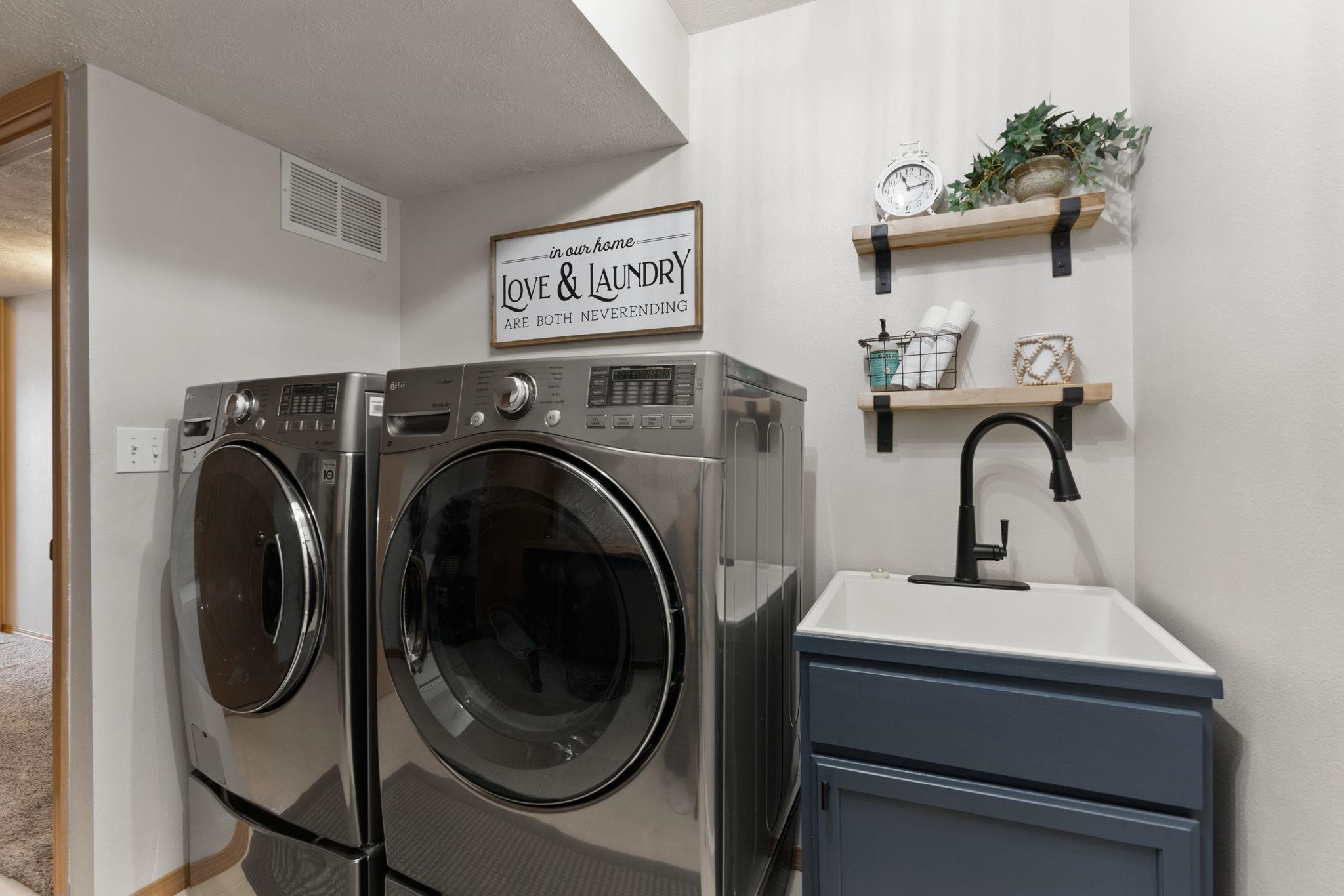 607 S Shelley Lake Ln