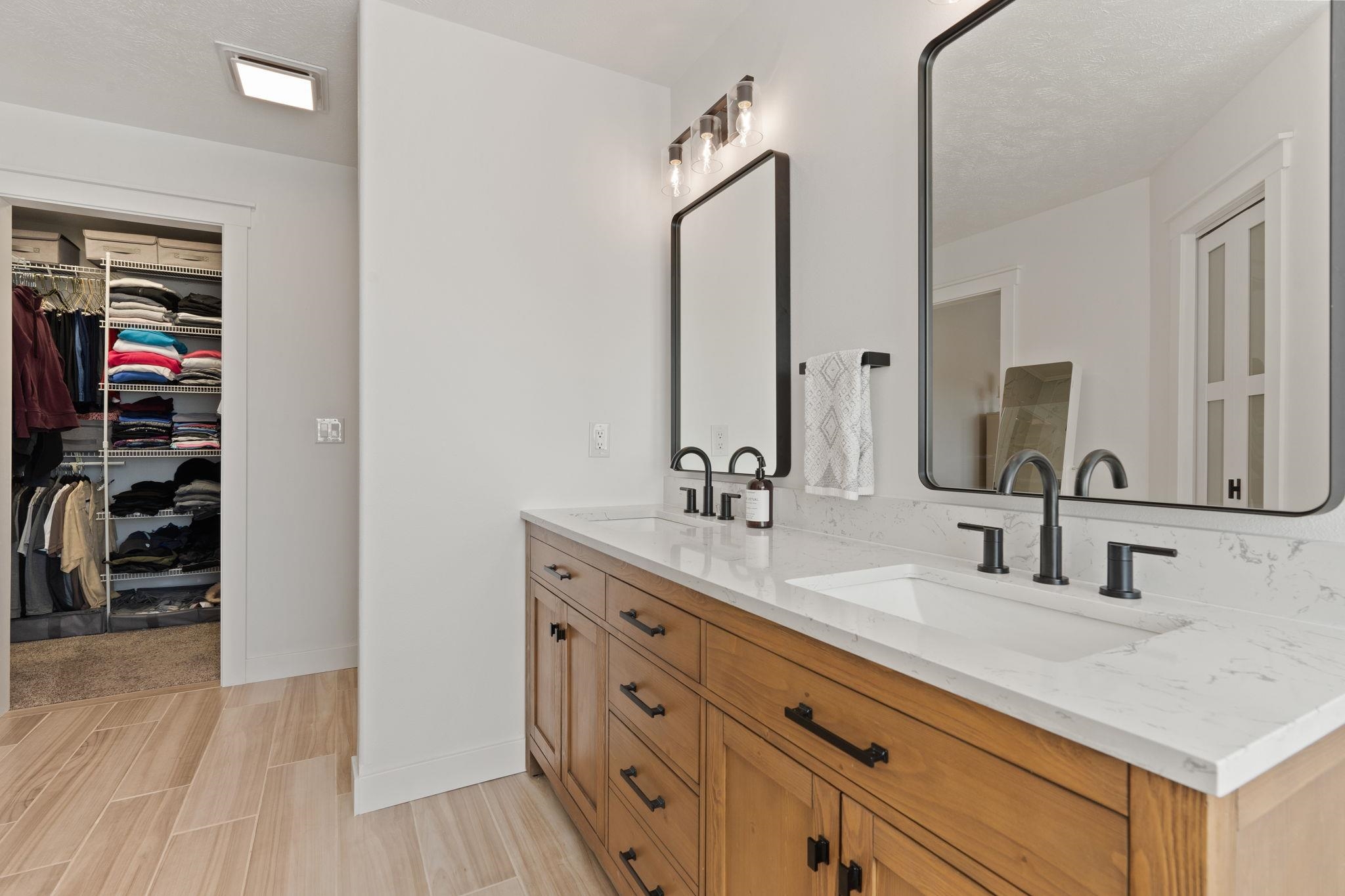 607 S Shelley Lake Ln