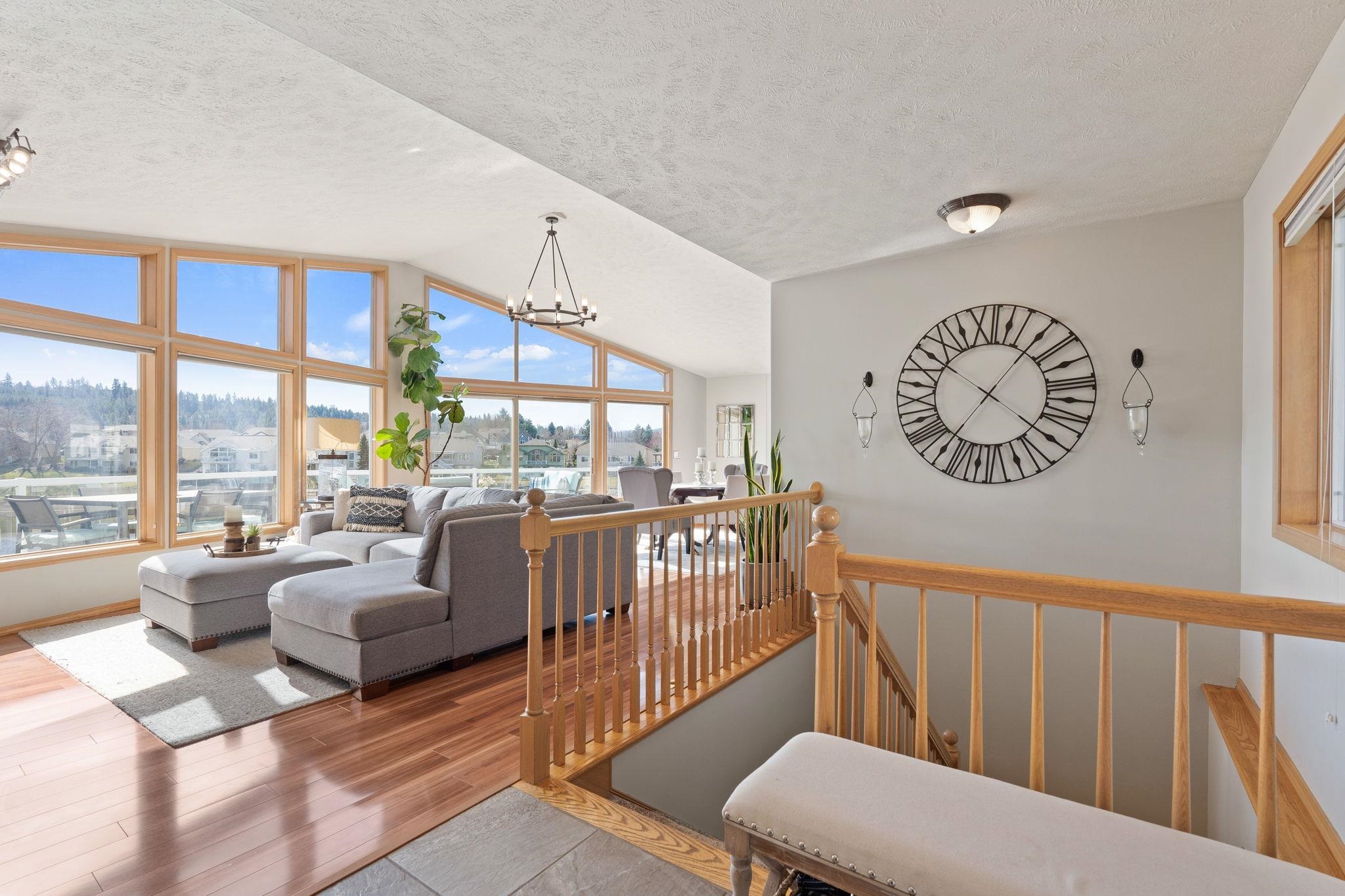 607 S Shelley Lake Ln