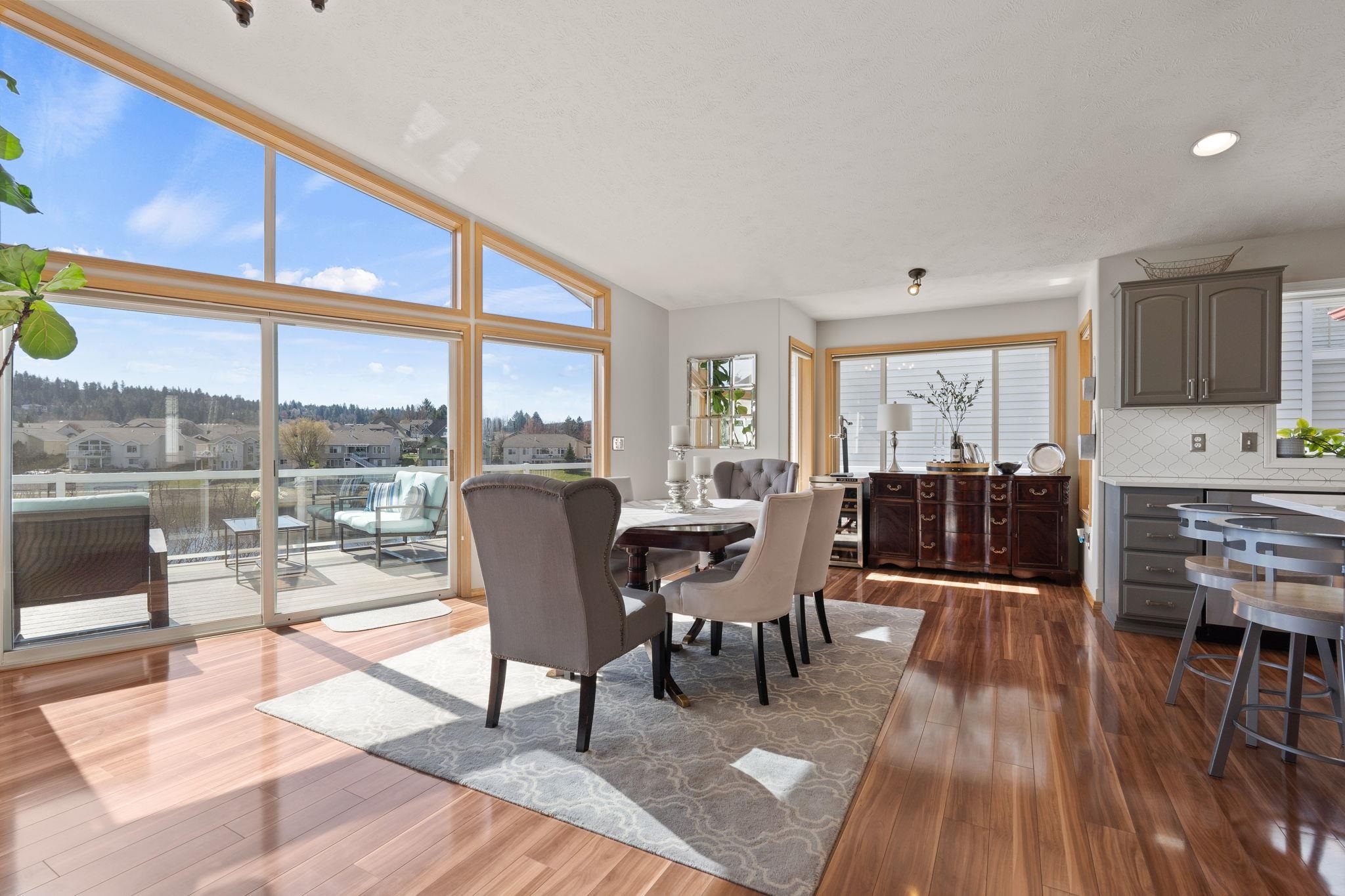 607 S Shelley Lake Ln