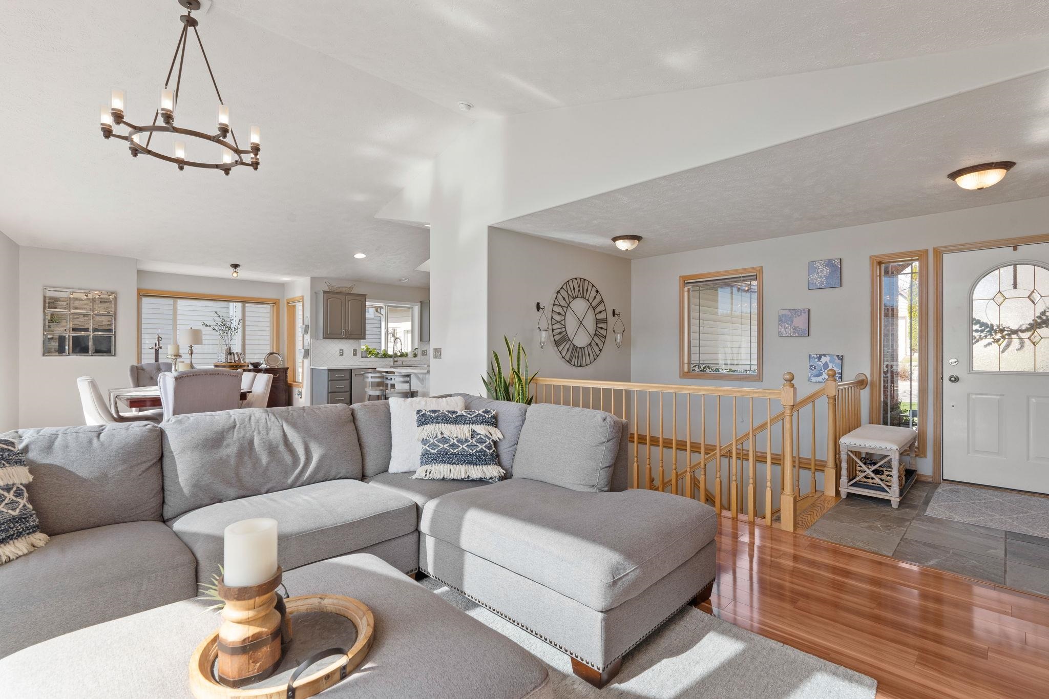 607 S Shelley Lake Ln