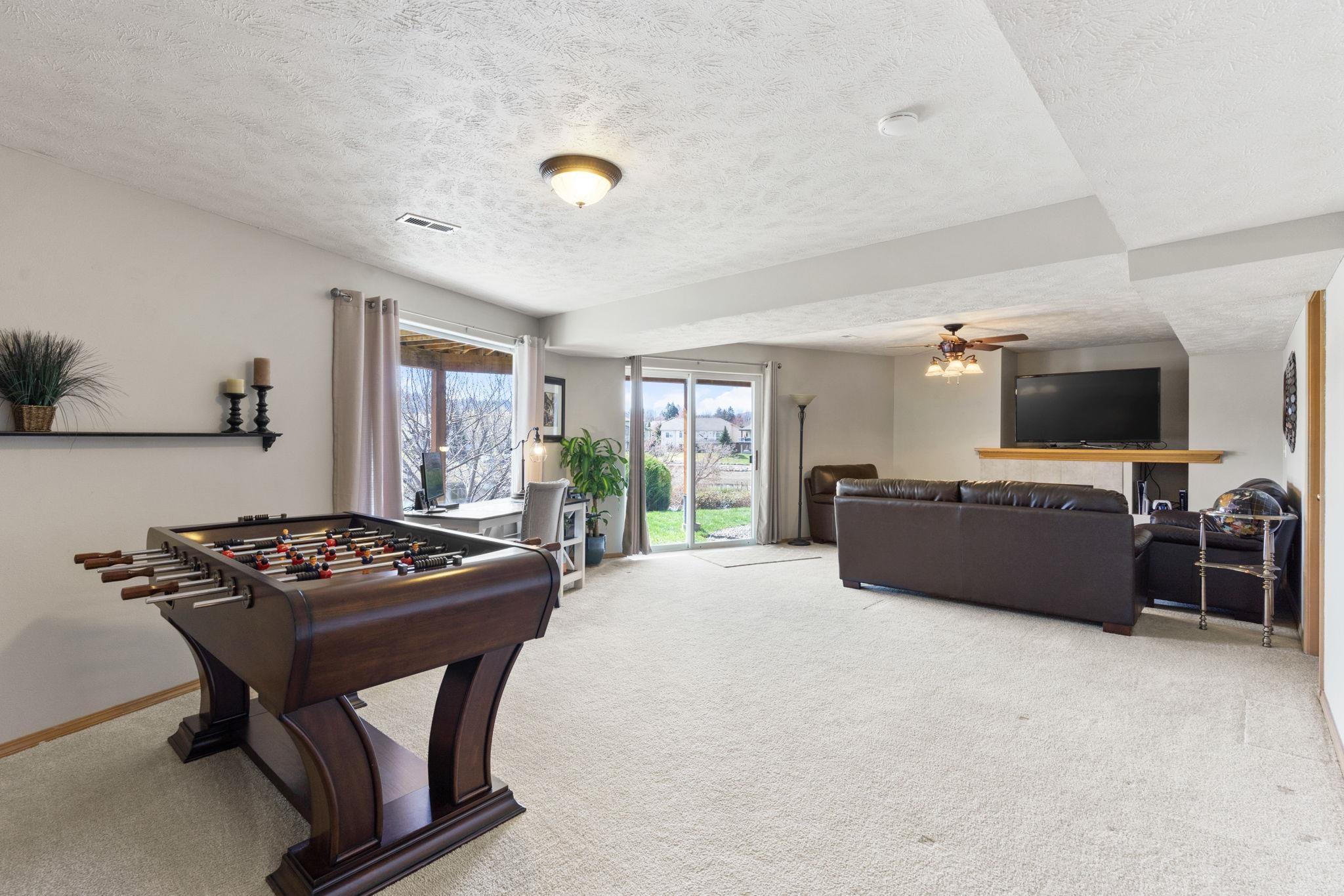 607 S Shelley Lake Ln