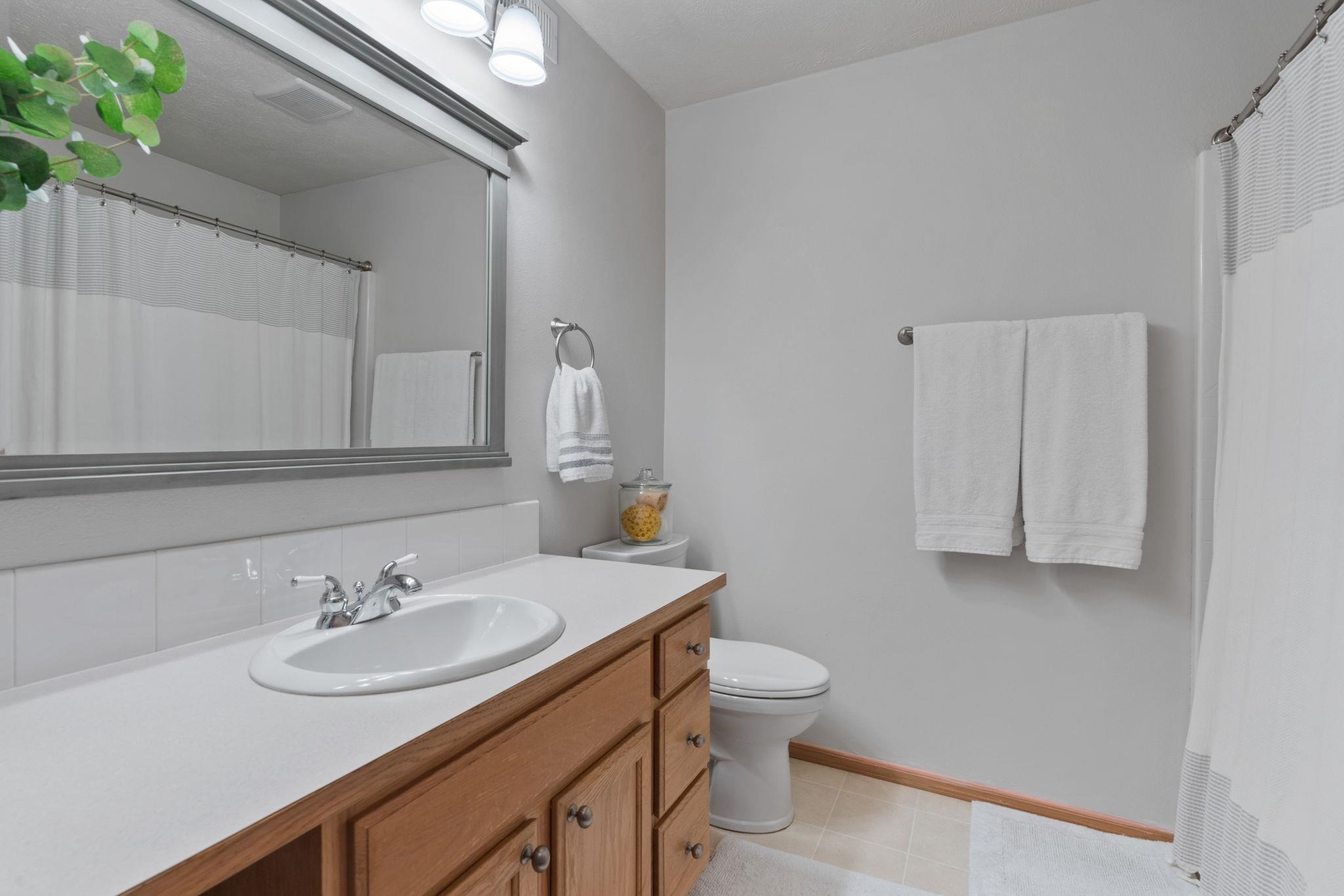 607 S Shelley Lake Ln