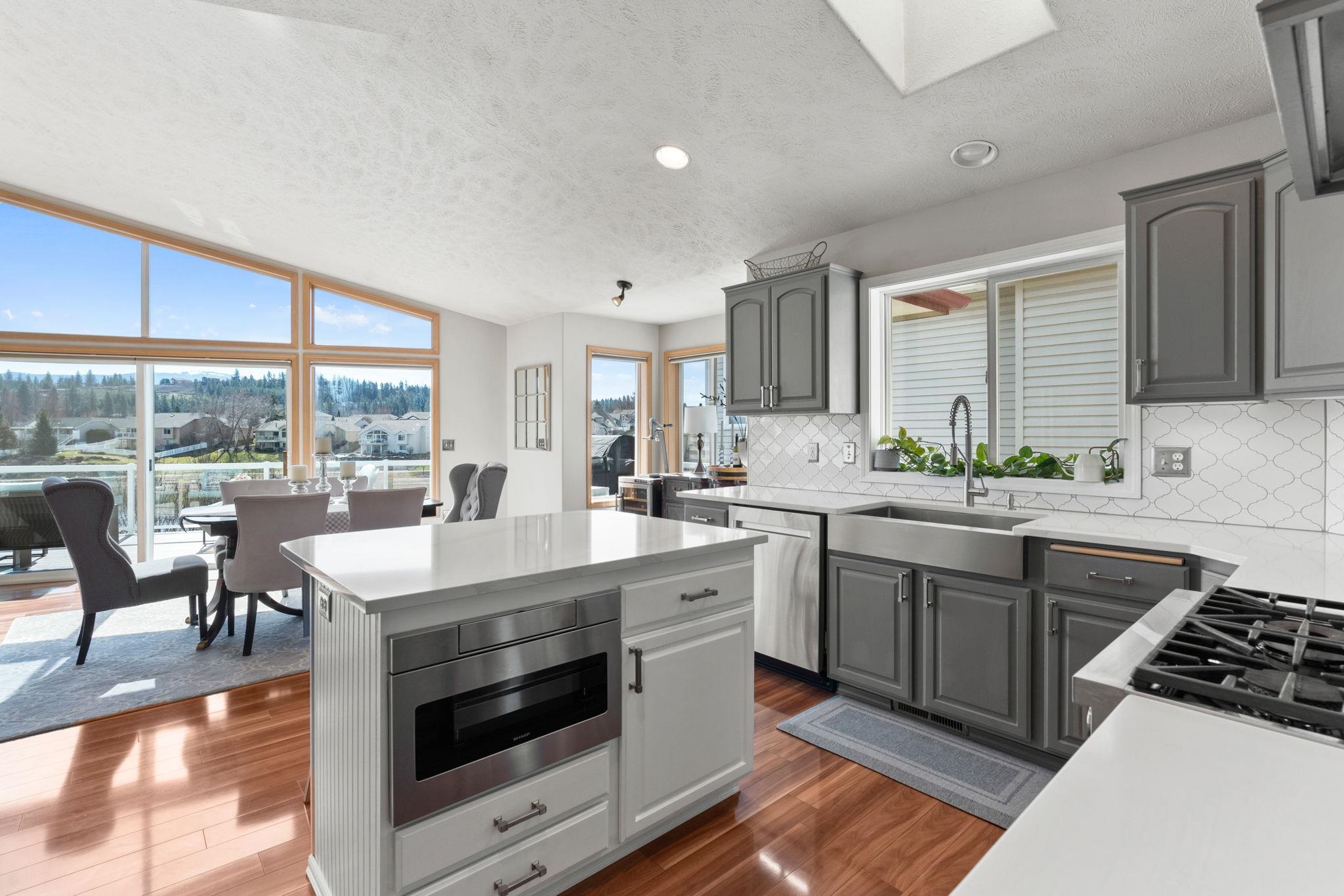 607 S Shelley Lake Ln