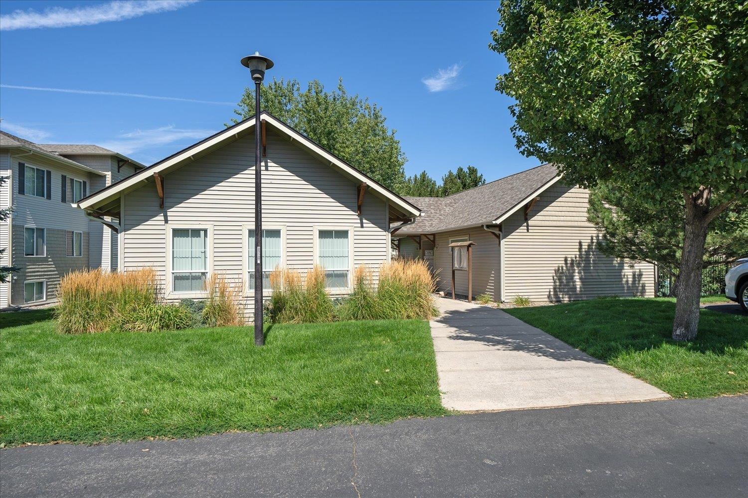 22855 E COUNTRY VISTA Dr